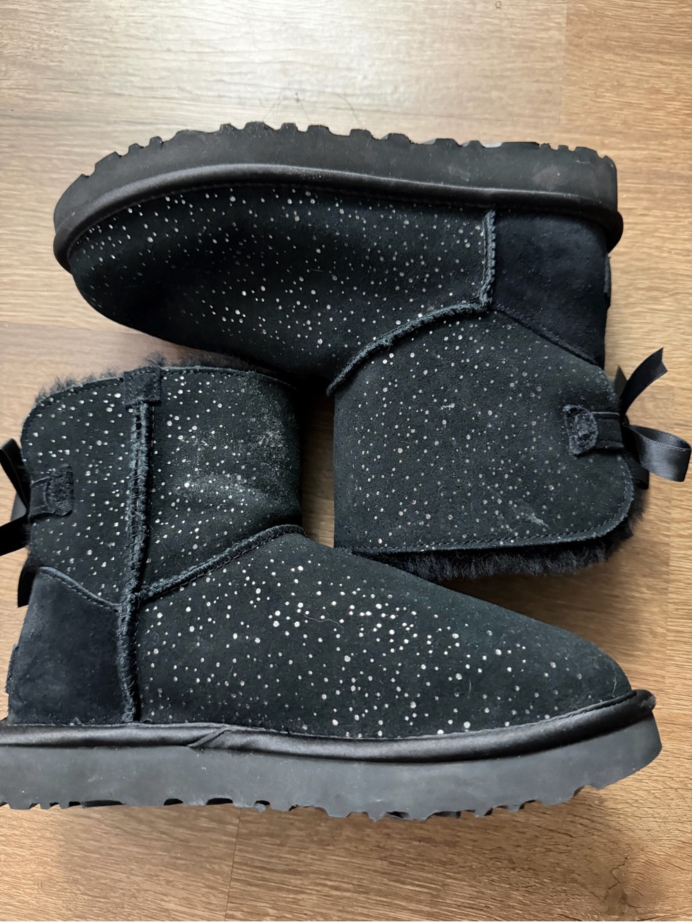 UGG Women's Bailey Bow Metallic Spots Boots Black Size 8